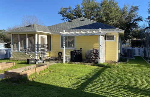 Kyle House | Explore a 3BR Pet-Friendly Retreat Near Austin's Charm