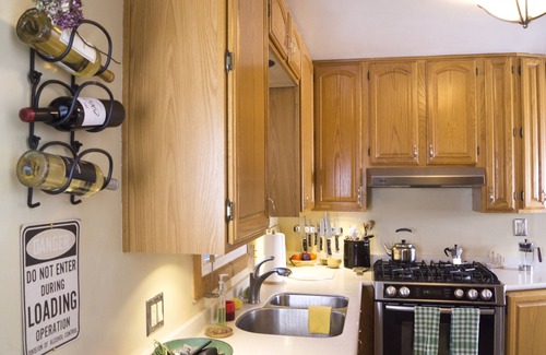 South Bend House | Inviting 3BR Home with Hot Tub Near Notre Dame Campus