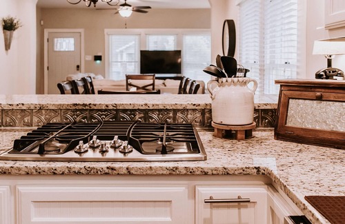 Southtown House | Discover Downtown Historic Home with Bonus Back House