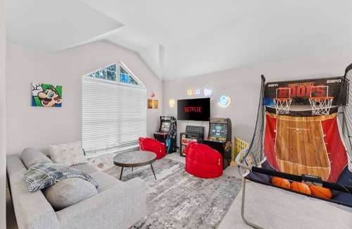 Frisco House | Charming 4-BD Home: Office & Arcade, Near PGA, Costco, 13 Min to Legacy West