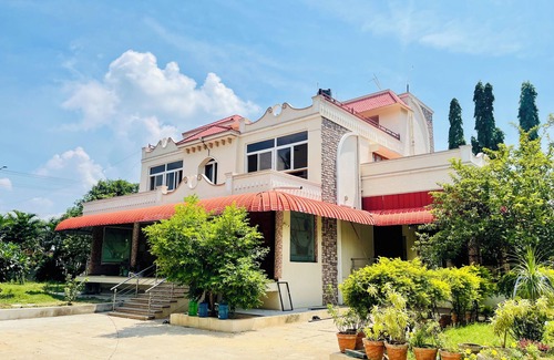 Tirupati House | Charming 4-bedroom bungalow with WiFi and AC in Tirupati