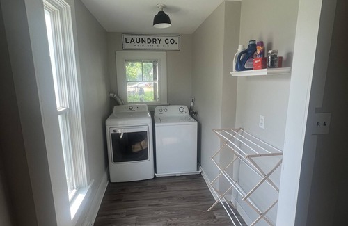Eau Claire House | Charming 4-bedroom house with WiFi in Eau Claire near Water Street and Campus.