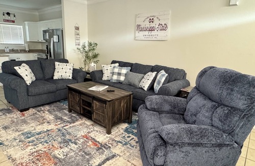 Starkville House | Charming 4-bedroom house with AC and WiFi in lovely Starkville