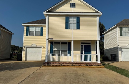 Starkville House | Charming 4-bedroom house with AC and WiFi in lovely Starkville