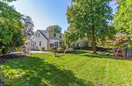 Annandale House | Charming 4-bedroom house with huge, fenced yard and fitness room in Annandale