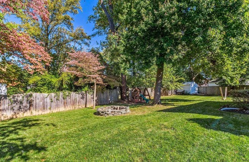 Annandale House | Charming 4-bedroom house with huge, fenced yard and fitness room in Annandale