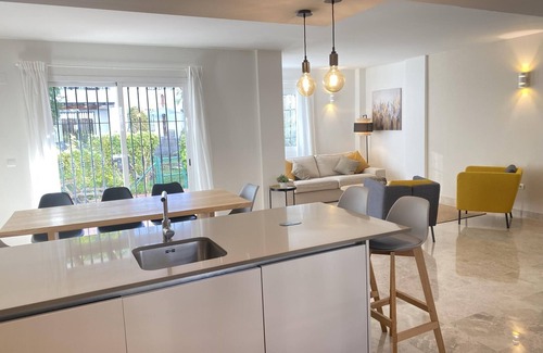 Marbella Cottage | Gite Marbella: Family-Friendly Retreat with Pool & Spa