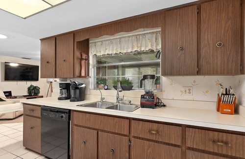 Apopka House | Charming 4-bedroom house with WiFi, AC in adorable Apopka