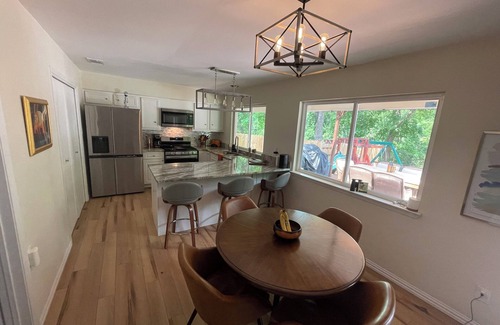 West Congress House | Charming 4-bedroom house with Beautiful Outdoor space in Austin