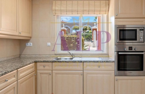 Atalaia Villa | Charming 4-bedroom villa with WiFi, AC in beautiful Lagos