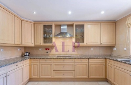 Atalaia Villa | Charming 4-bedroom villa with WiFi, AC in beautiful Lagos
