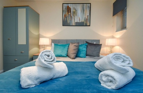 Knowle Sands House | Guest Rated 10/10: Family-Friendly Home at Silicon Court