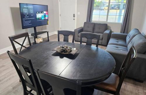 Austin House | Welcoming 4BR Retreat Close to Downtown & Airport