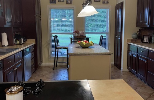 Pontotoc House | Inviting 4BR Home with Outdoor Living, Perfect for Families