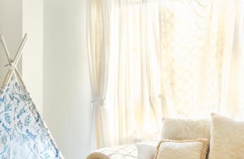 Calamvale House | Inviting 4BR House with Cozy Garden Retreat