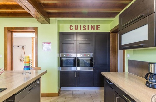 Saint-Germain-des-Vaux Cottage | Gite La Hague: 4 Bedrooms, Spa & Family-Friendly Comfort
