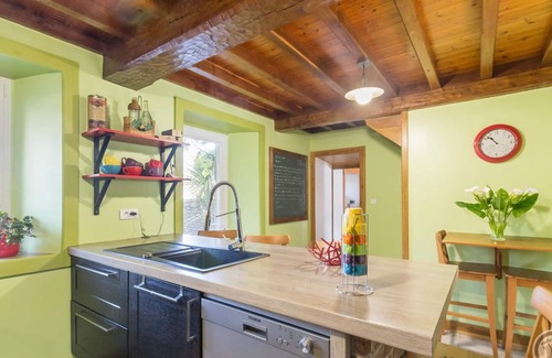 Saint-Germain-des-Vaux Cottage | Gite La Hague: 4 Bedrooms, Spa & Family-Friendly Comfort