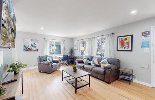 Virginia Village House | Spacious 5 King House - Perfect for Pets and Families!