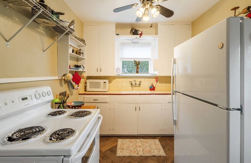 Dripping Springs House | Charming 50s Cottage