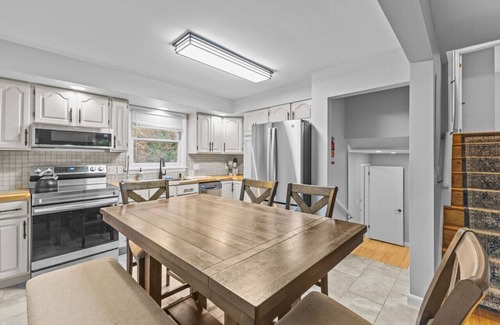 South Burlington House | Ideal 5B Home in Family-Friendly Neighborhood