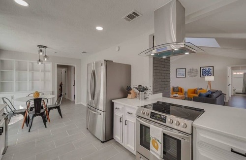 Plano House | Elegant 5BR Art Deco Home with Large Backyard & Amenities