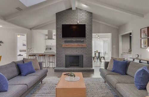 Plano House | Elegant 5BR Art Deco Home with Large Backyard & Amenities