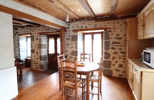 Thiezac Cottage | Family-Friendly Gite Thiézac with Spa and Breakfast Included