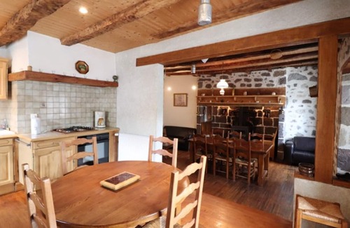 Thiezac Cottage | Family-Friendly Gite Thiézac with Spa and Breakfast Included