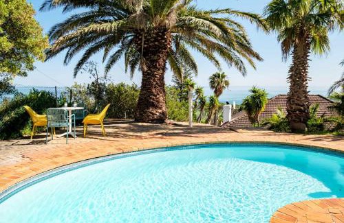 Camps Bay House | Charming 6-BR Camps Bay Villa 2 Pools and Sea Views