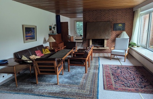 Heide House | Inviting 70s House with a Large Garden & Family-Friendly Amenities