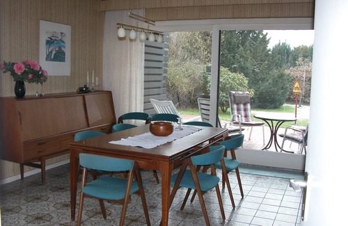 Heide House | Inviting 70s House with a Large Garden & Family-Friendly Amenities