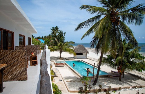Uroa Villa | Inviting Beach Villa with Pool, Pet-Friendly for 21 Guests