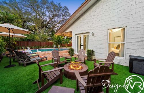 Emerald Hills House | Modern 9BR Home with Heated Pool & Family-Friendly Fun