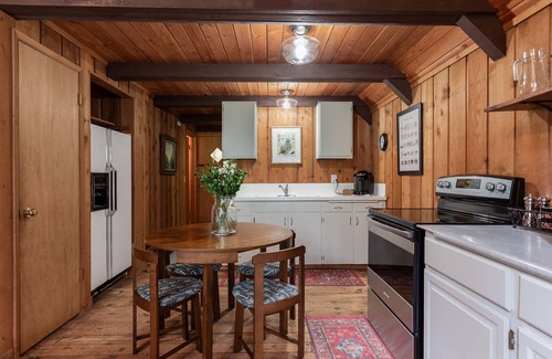 Packwood Cabin | Pet-Friendly A-Frame Retreat @ Mt. Rainier - 10/10 Rating!