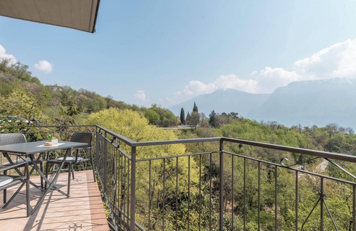 Tremosine Apartment | Idyllic "Bel Soggiorno 1" with Lake & Mountain Views
