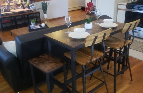 Queens Apartment | Convenient Getaway near JFK with Spa and Hot Tub Access