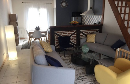 Figeac House | Relaxing 6/8 Sleeper House with Pool in Lunan – Guest Rated 9.8