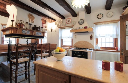 Chies House | Cozy Holiday Home in Chies d'Alpago with Beautiful Garden