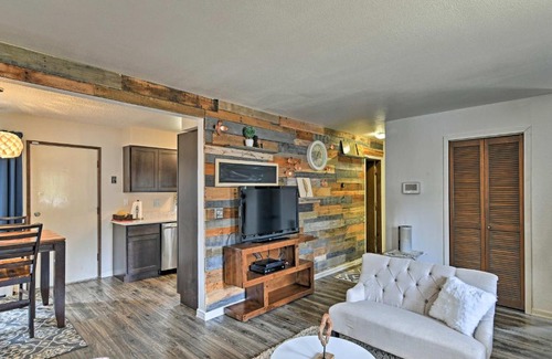 Northeast Anchorage House | Inviting Anchorage Townhome with Patio and Family Amenities