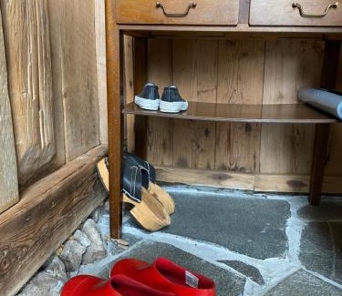 Kvivik House | Heritage Retreat in Kvívík by the River - 4-Star Stay