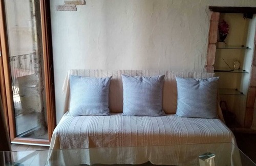 Cagliari Apartment | Bright 1900s Apartment with Kitchen & Breakfast - Rated 9.8
