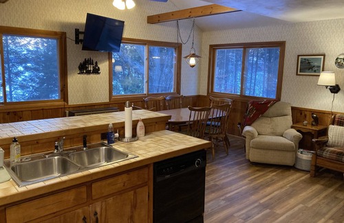Lac du Flambeau Cottage | Cozy Fence Lake Cottage with Scenic Sunset Views