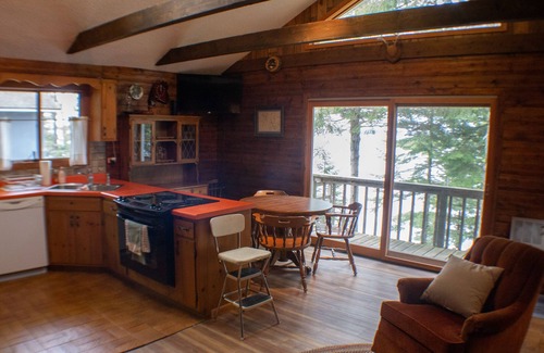 Lac du Flambeau Cottage | Cozy Fence Lake Cottage with Breathtaking Sunset Views