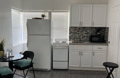 Parkside Apartment | Charming and Comfortable Studio near the beach-An