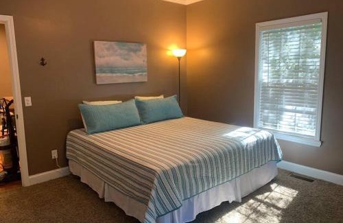 Counce House | Cozy Cabin with Oceanfront Views in Pickwick - 10/10 Rated