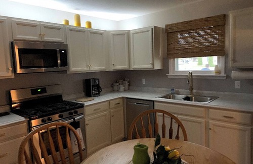 Tawas City House | Charming and Cozy 2B House - Brilliant Location Near Downtown