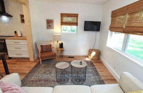 Davidson House | Cozy Cottage Retreat in Davidson, NC - Guest Rated 9.6/10