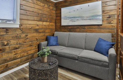 Weirs Beach Cottage | Charming and Cozy Cottage in Laconia