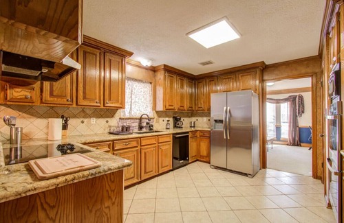 Klein House | Inviting 4 BR Retreat with Pool and Family-Friendly Amenities