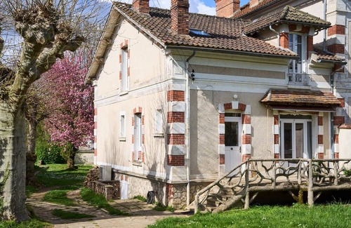 Montigny-sur-Loing House | Bright House Steps from River & Forest with Breakfast Included